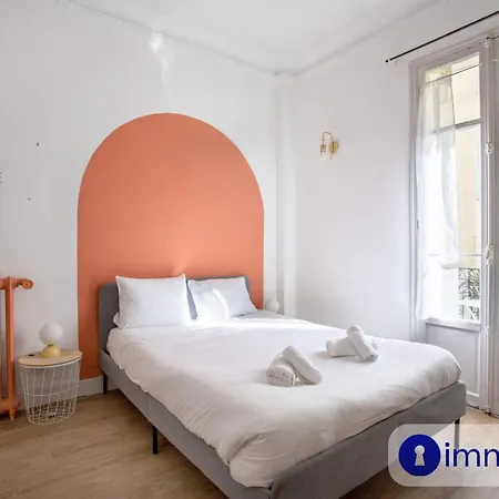 Charming Air-conditioned With Balcony Apartment *