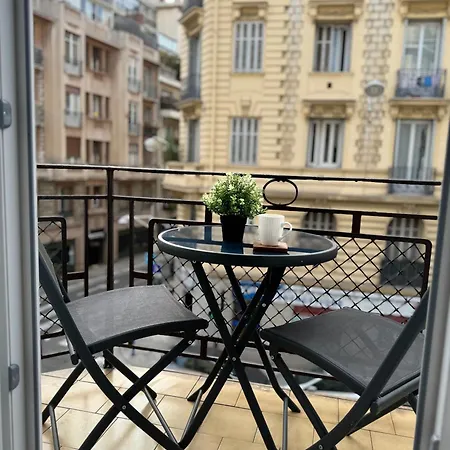 Sunshine Getaway - Stylish In The Heart Of Apartment