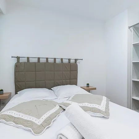Apartment 1 Bdr Large Terrace Nice