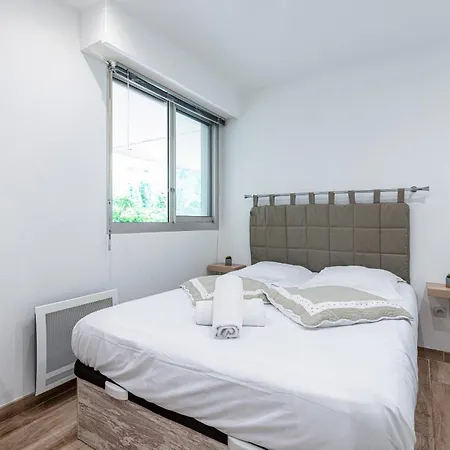1 Bdr Large Terrace *