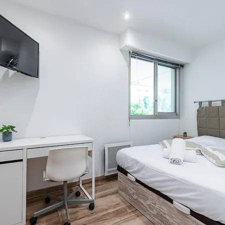 1 Bdr Large Terrace * Nice