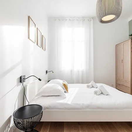 Apartment Lovely 2 Bdr Harbor Nice
