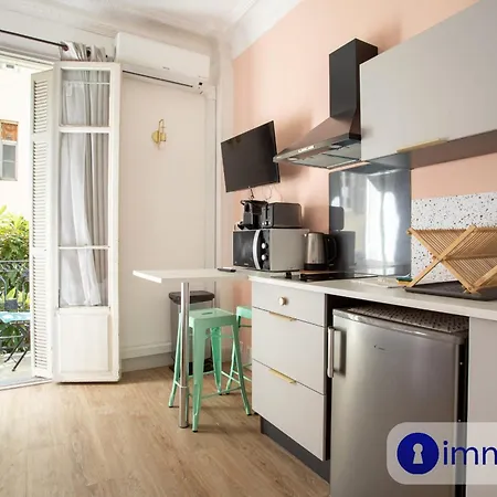 Charming Air-conditioned With Balcony