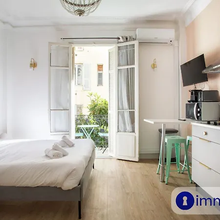 Apartment Charming Air-conditioned With Balcony *