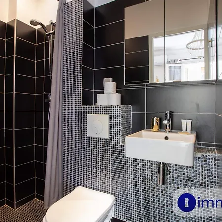 Apartment Charming Air-conditioned With Balcony Nice