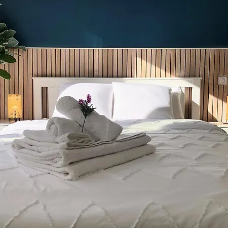 Sunshine Getaway - Stylish In The Heart Of Apartment