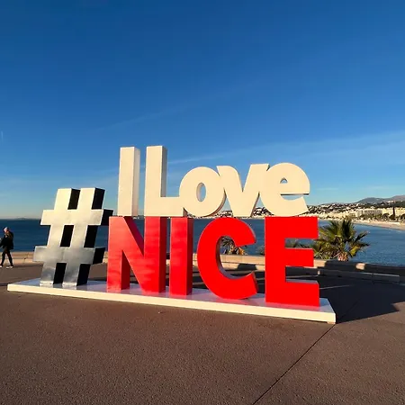 Palais Elisabeth Promenade Des * Nicea