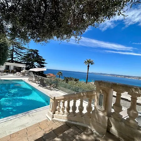 Luxury At Mont Boron, Swimming Pool Overviewing The Bay Villa *