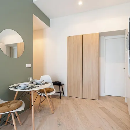 Charming 1 Bdr Nice