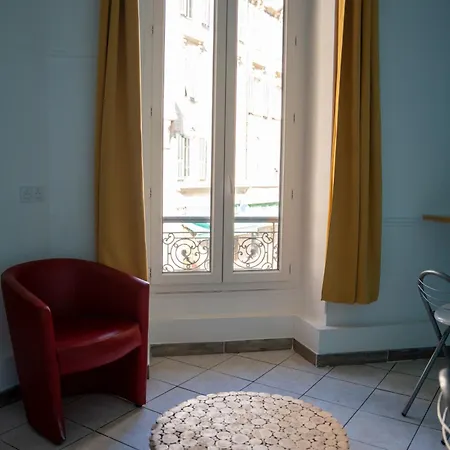 Le Pastoral Hostal Niza