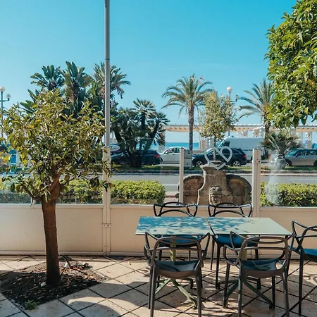 Le Royal Promenade Des Anglais Szálloda 3*