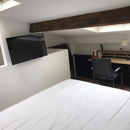 Lägenhet Atypique Et Merveilleuse Petite Maison En Plein Coeur De Nice, A Proximite De La Et Des Plages