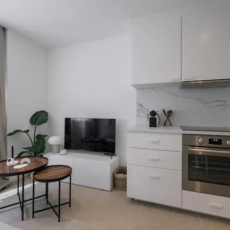 Spacieux Summer Getaway Ideal For 6 Apartment