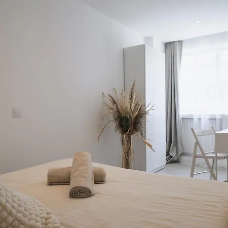 Spacieux Summer Getaway Ideal For 6 Apartment