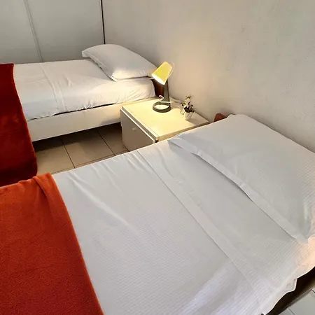 Des Domes Fshh Apartment *