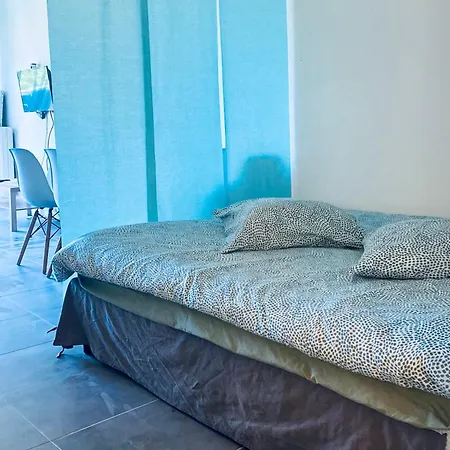 Jardin Fleuris Parking Apartment
