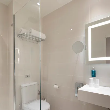 66 Hotell 4*