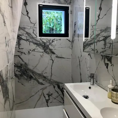 Jardin Avec Jacuzzi, Vue Et Montagne, Clim & Parking Apartman