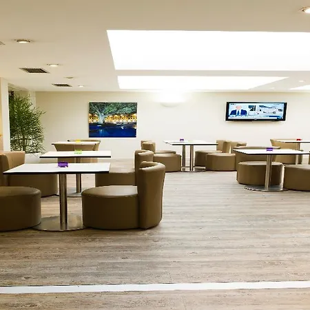 Hotel Ibis Styles Centre Port Niza