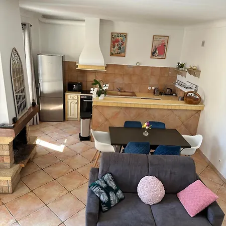 Maison De A Ouest Dans Propriete Arboree 아파트 *