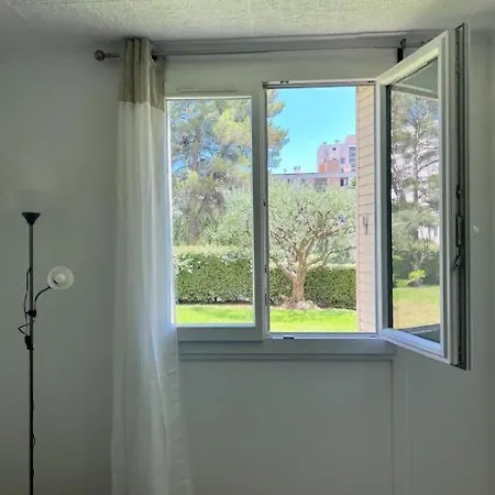 Apartment Peaceful Garden View, 20 Min From