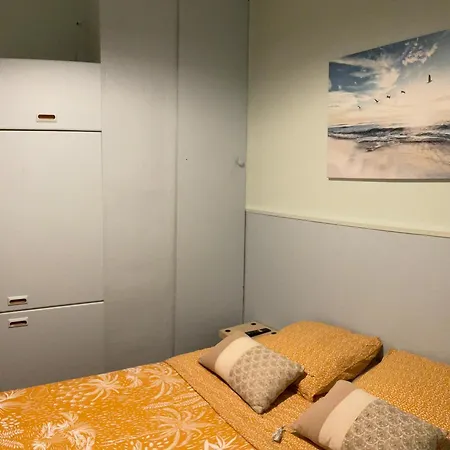 Cosy - 2 Chambres, Situe En Centre *