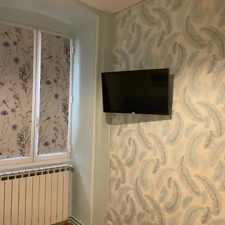 Cosy - 2 Chambres, Situe En Centre * Nice