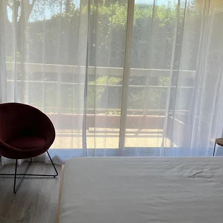 Beautiful Sunny With Balcony In * Nizza