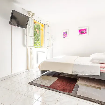 Apartment 2 Pieces Coeur Vieux Avec Stationnement Nice
