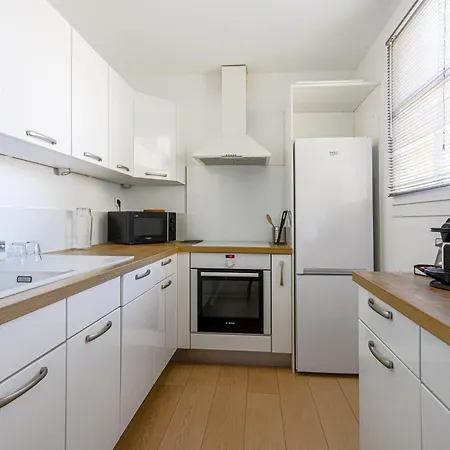 2 Pieces Coeur Vieux Avec Stationnement Apartment