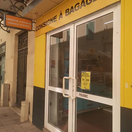The - 3 Rooms, 3air Cond, 3tv, 3fans, 2 Wc, Wifi Everywhere 5min Aeroport, Train, Beach, 1min Tram, 15 Min Centre, Port, Parking Possible *