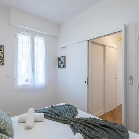 L54 1bdr Promenade Sea View Ac & Balcony