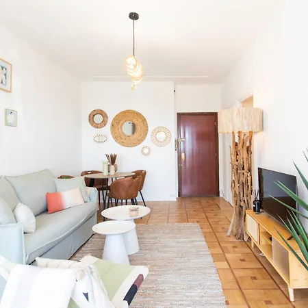 L54 1bdr Promenade Sea View Ac & Balcony Apartment *