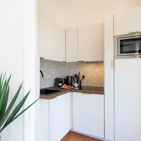 L54 1bdr Promenade Sea View Ac & Balcony Apartment