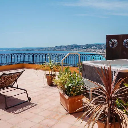 La Pérouse Baie Des Anges Hotel 4*
