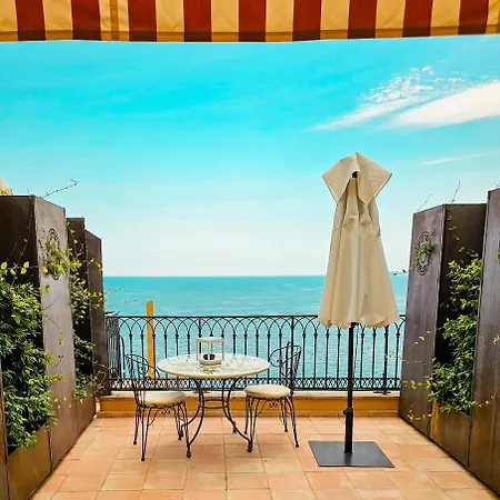 La Pérouse Baie Des Anges Hotel 4*