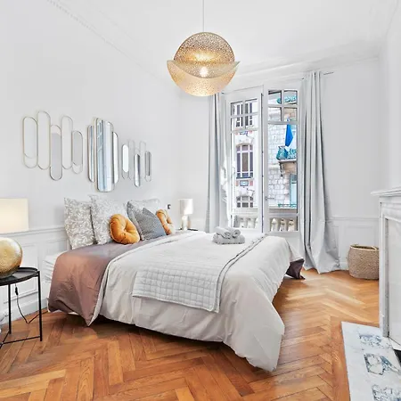 Renting - Joffre - Luxurious Haussmannian 180m2 4 Bedrooms Apartamento *
