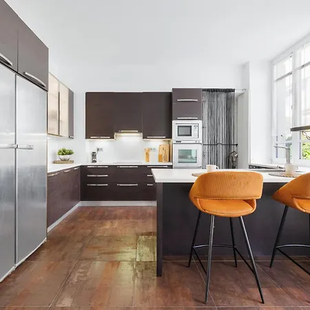 Renting - Joffre - Luxurious Haussmannian 180m2 4 Bedrooms