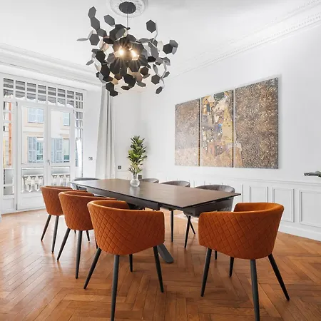 Renting - Joffre - Luxurious Haussmannian 180m2 4 Bedrooms Apartamento