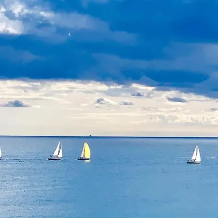 Vague Blu Lägenhet *