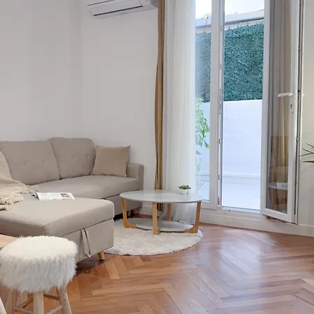 아파트 - Bright & Modern - Private Terrace - Aircon - Near Train & 니스