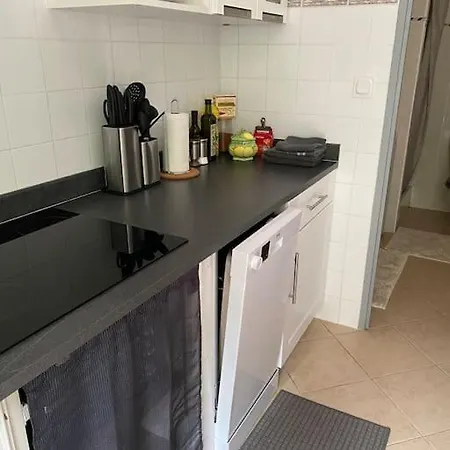 2 Pieces Avec Terrasse Et Parking, Wifi, Climatisation Hébergement de vacances *