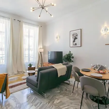 #57 Notre Dame Balcony & Ac Apartment Nice