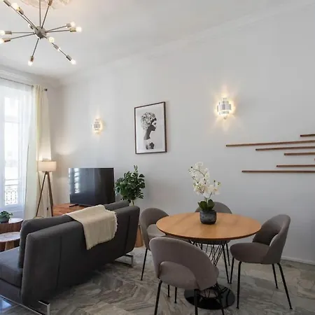 #57 Notre Dame Balcony & Ac Apartment *