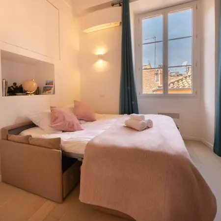 06a3 - Lovely In The Heart Of Old Apartman
