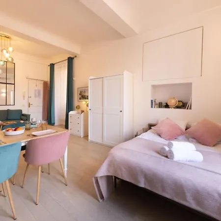 Apartman 06a3 - Lovely In The Heart Of Old