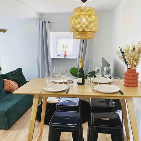 Beautiful Refurbished Cozy Apartment Nice