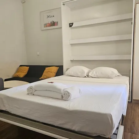 Cozy 2 Pers Wifi Apartment *