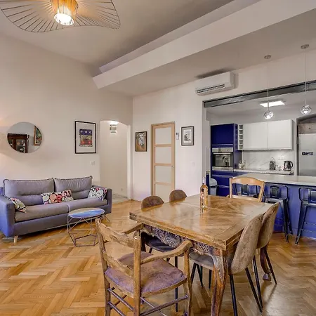 Apartment Maison Bianchi - Old Town Flower Market