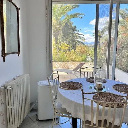 Apartment Garden In Mont Boron